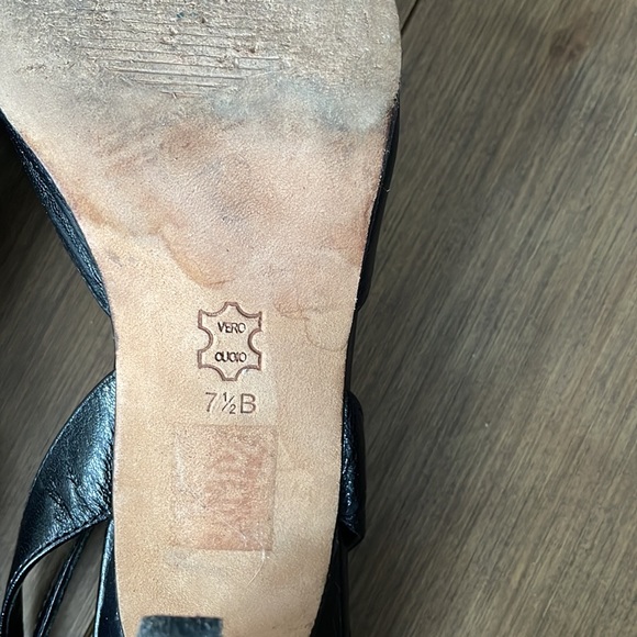 Town Shoes spiked heels with ankle strap. Size 7 1/2. Black with purple. Leather - Picture 4 of 7